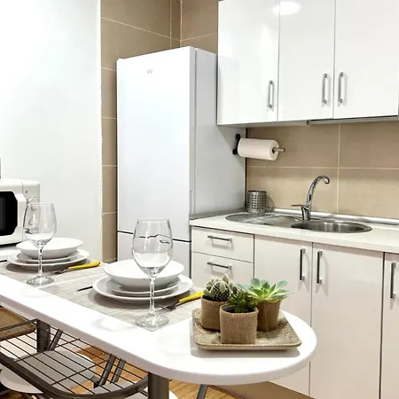2 Min Dalla Loft Terrazza Casa Gialla Lägenhet *