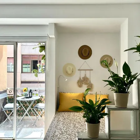 2 Min Dalla Loft Terrazza Casa Gialla Lägenhet *