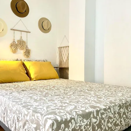 2 Min Dalla Loft Terrazza Casa Gialla Lägenhet *